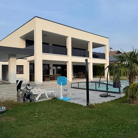 Villa Paradies *